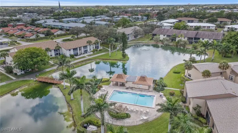 Picture of 980 Palm View Dr 107, Naples FL 34110