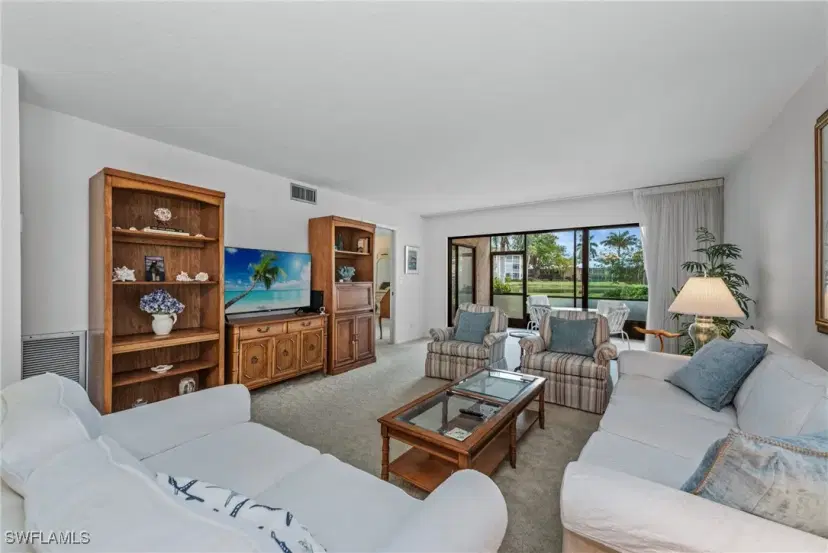 Picture of 980 Palm View Dr 107, Naples FL 34110