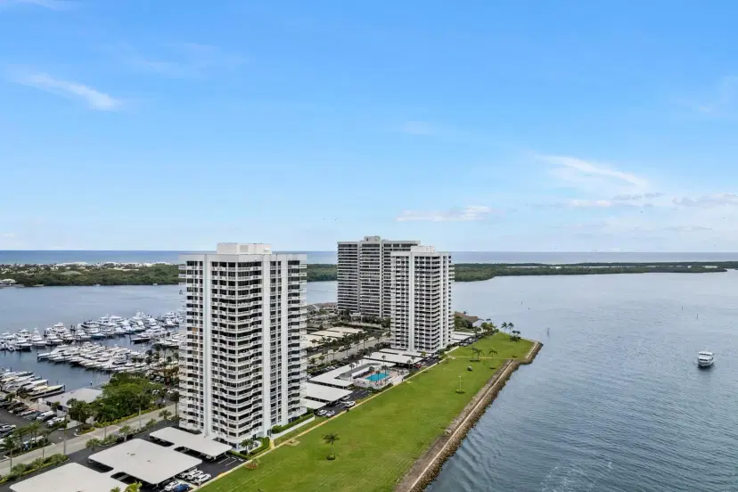 Picture of 123 Lakeshore Drive 642, North Palm Beach FL 33408