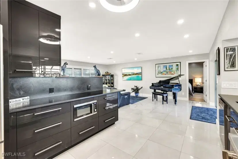 Picture of 13 Pelican St W, Naples FL 34113