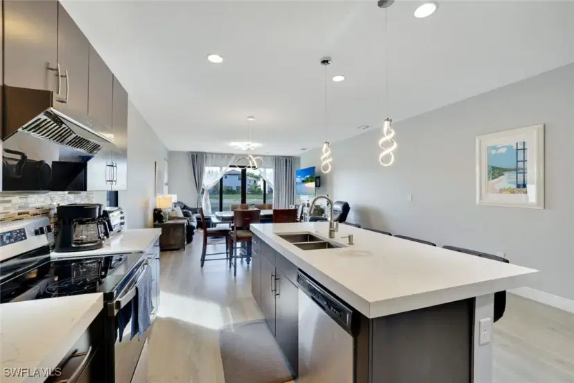 Picture of 8992 Madrid Cir, Naples FL 34104