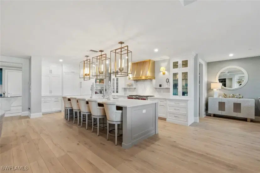 Picture of 1820 Gulf Shore Blvd N 302-303, Naples FL 34102