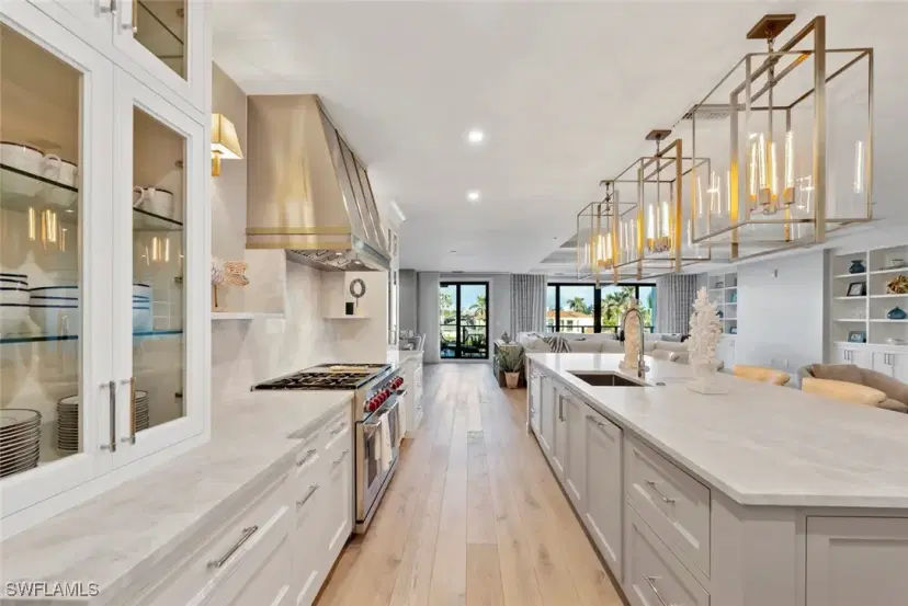 Picture of 1820 Gulf Shore Blvd N 302-303, Naples FL 34102