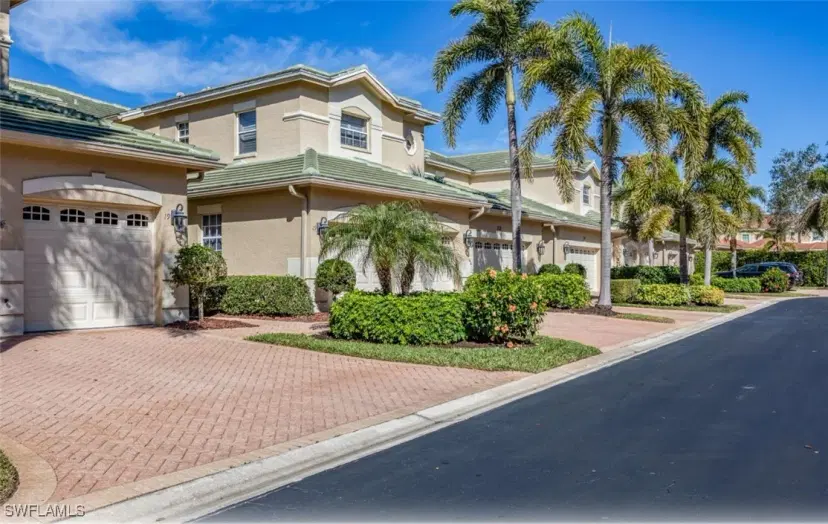 Picture of 558 Vintage Reserve Ln 19B, Naples FL 34119