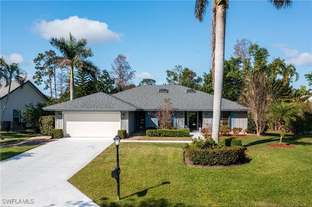 Picture of 2287 Queens Way, Naples, FL 34112