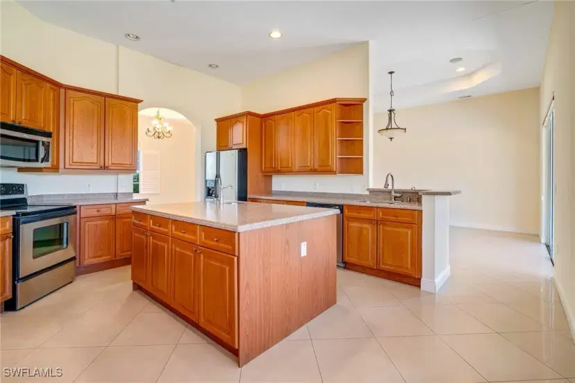 Picture of 680 Mirror Lakes Ct, Lehigh Acres FL 33974
