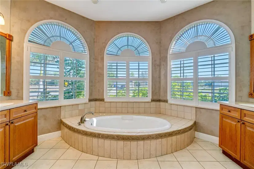Picture of 680 Mirror Lakes Ct, Lehigh Acres FL 33974