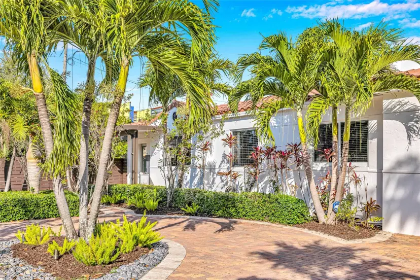 Picture of 748 NE 17Th Way, Fort Lauderdale FL 33304