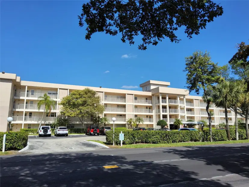 Picture of 3151 S Palm Aire Dr 301, Pompano Beach FL 33069