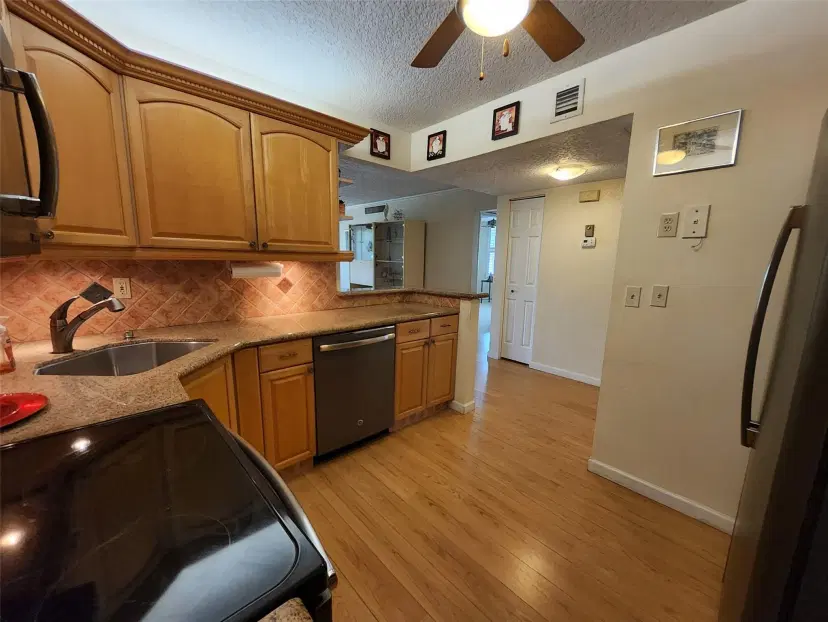 Picture of 3151 S Palm Aire Dr 301, Pompano Beach FL 33069