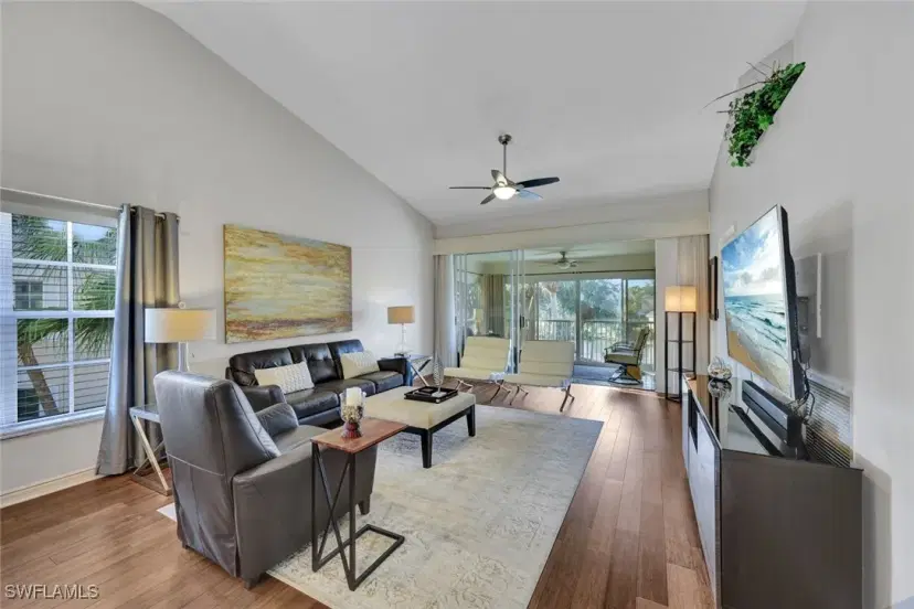 Picture of 752 Wiggins Lake Dr 201, Naples FL 34110