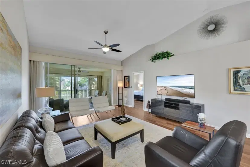 Picture of 752 Wiggins Lake Dr 201, Naples FL 34110