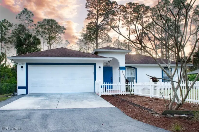 Picture of 2250 Della Dr, Naples FL 34117