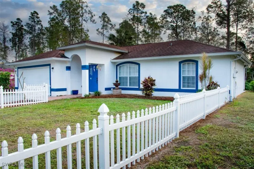 Picture of 2250 Della Dr, Naples FL 34117