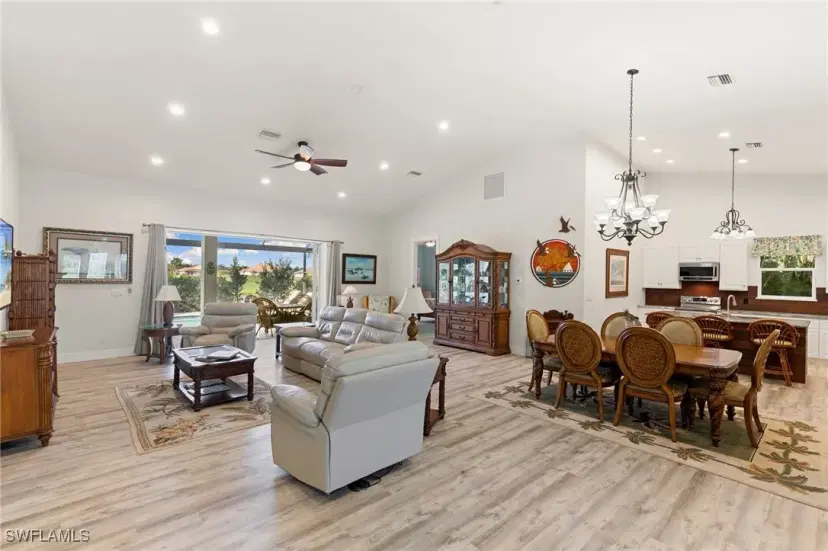 Picture of 18013 Greenwood Dr, Naples FL 34114