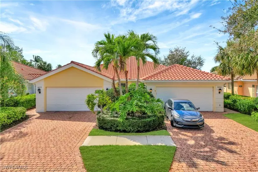 Picture of 4255 Redonda Ln, Naples FL 34119