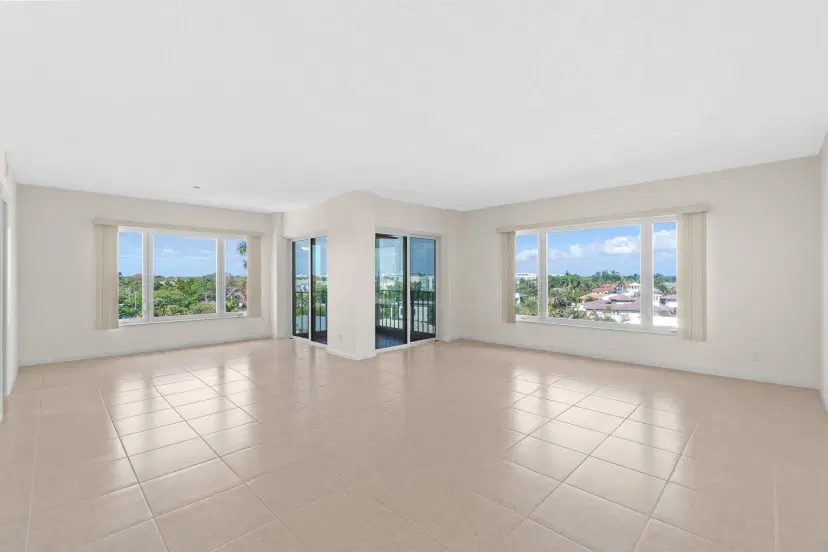 Picture of 555 SE 6Th Avenue 6H, Delray Beach FL 33483