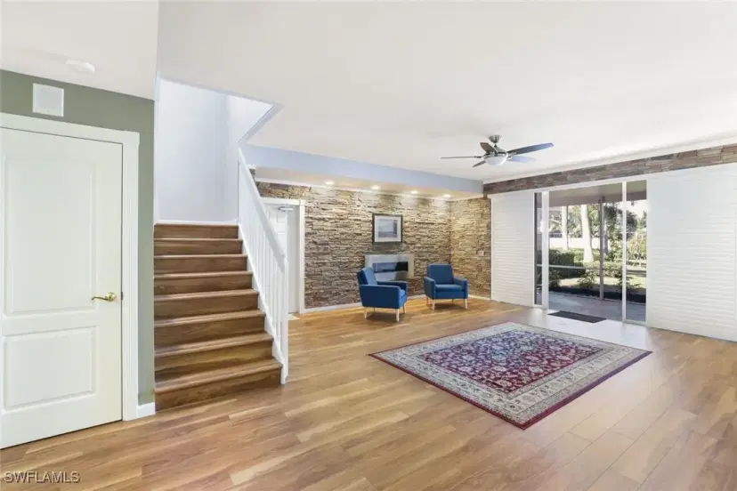 Picture of 5509 Cove Cir, Naples FL 34119