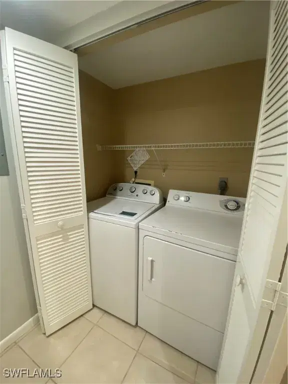 Picture of 12921 Sandpoint Ct, Fort Myers FL 33919