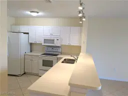 Picture of 13150 Broadhurst Loop 204, Fort Myers, FL 33919