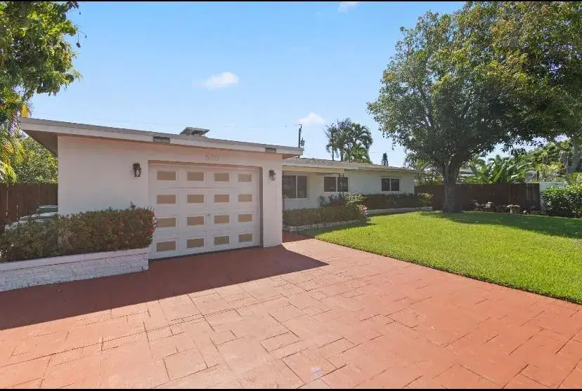 Picture of 570 SE 2 Ave, Pompano Beach FL 33060