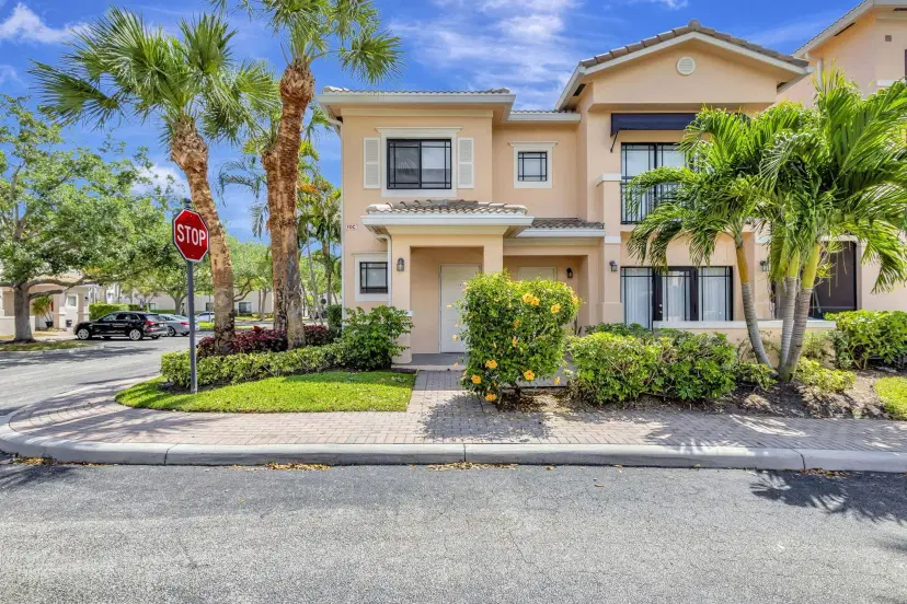 Picture of 2809 Amalei Drive 101, Palm Beach Gardens FL 33410