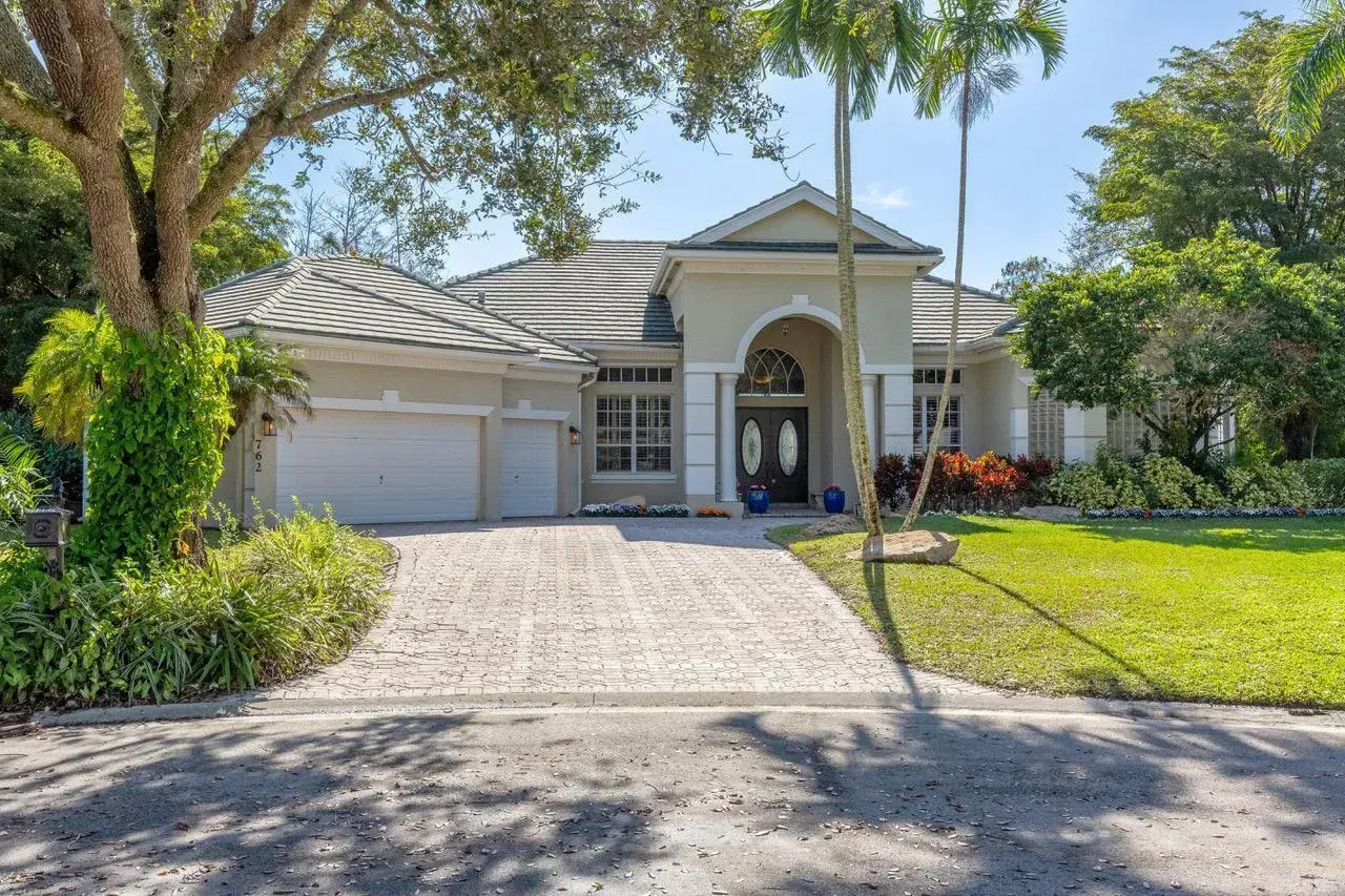 Picture of 762 Pine Chase Court, Wellington, FL 33414
