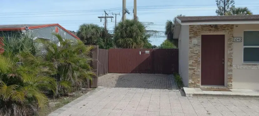 Picture of 3240 Avenue F, Riviera Beach FL 33404