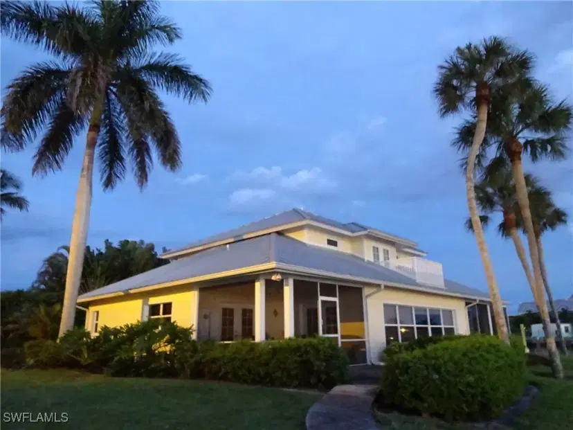 Picture of 410 Cristobal St, Naples FL 34113