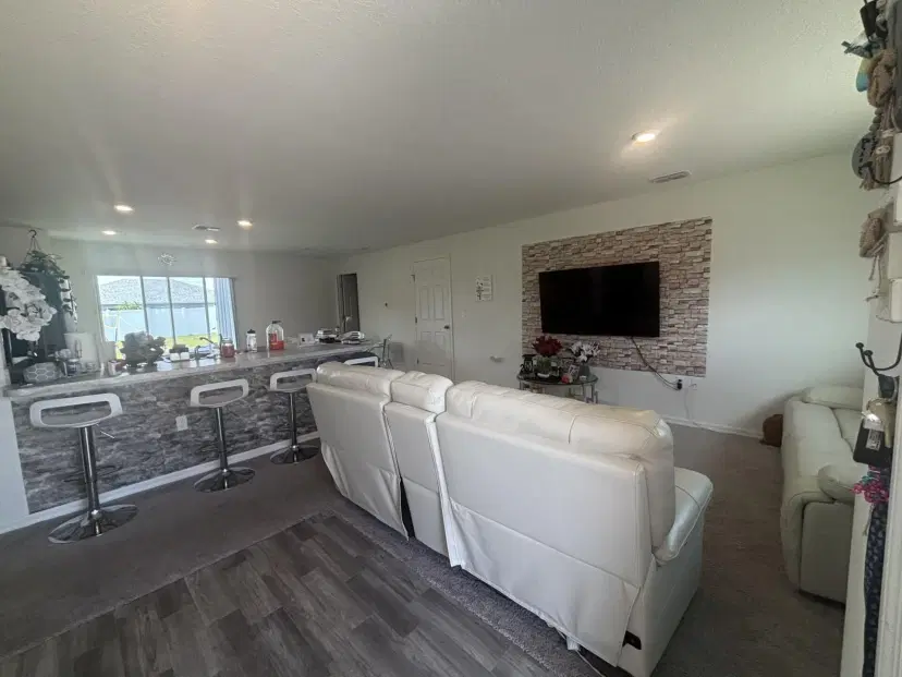 Picture of 402 NE Mainsail Street, Port St Lucie FL 34983