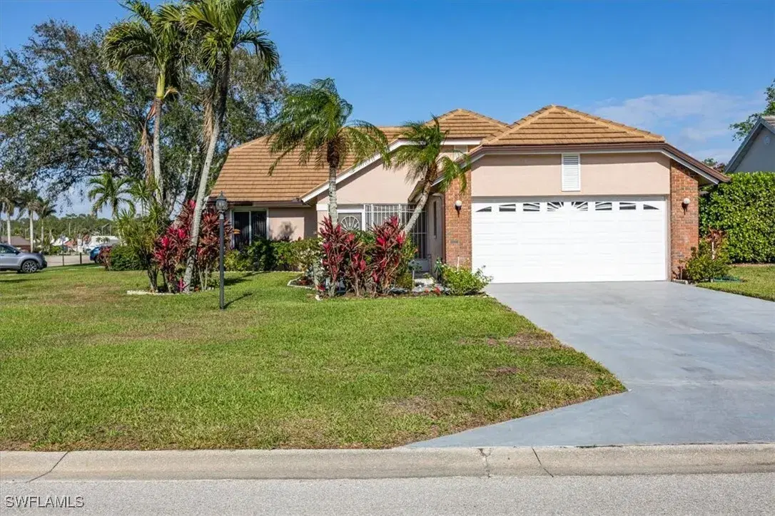 Picture of 6094 Westbourgh Dr, Naples, FL 34112