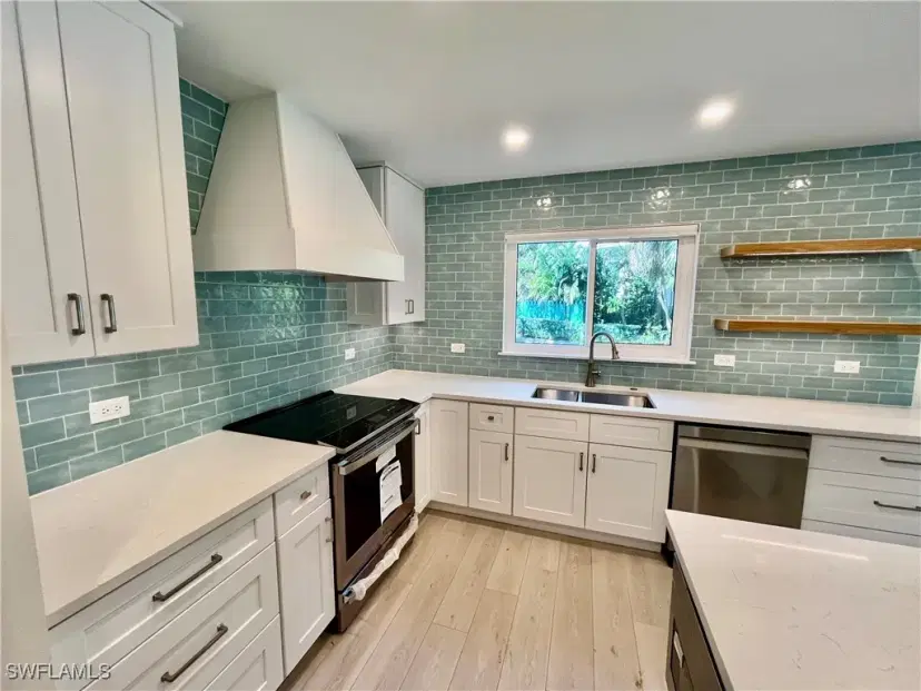 Picture of 4170 Crayton Rd C4, Naples FL 34103