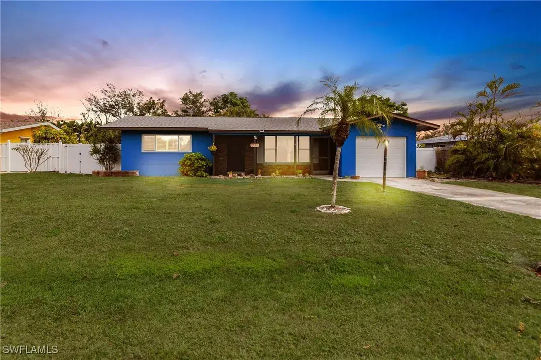 Picture of 2715 SE 16Th Pl, Cape Coral, FL 33904