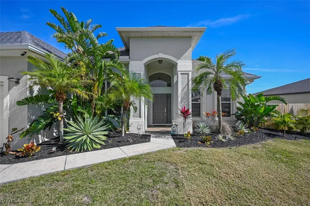 Picture of 167 Blackstone Dr, Fort Myers, FL 33913