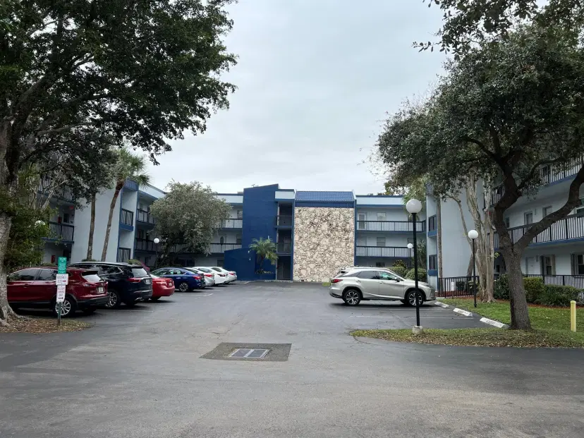 Picture of 3220 Holiday Springs Boulevard 1-210, Margate FL 33063