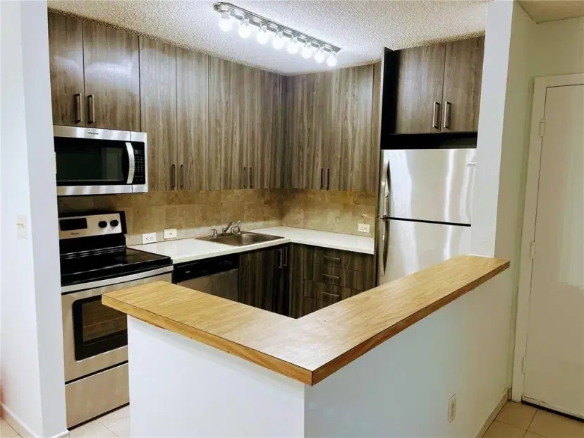 Picture of 771 NE 199Th St 105, Miami FL 33179