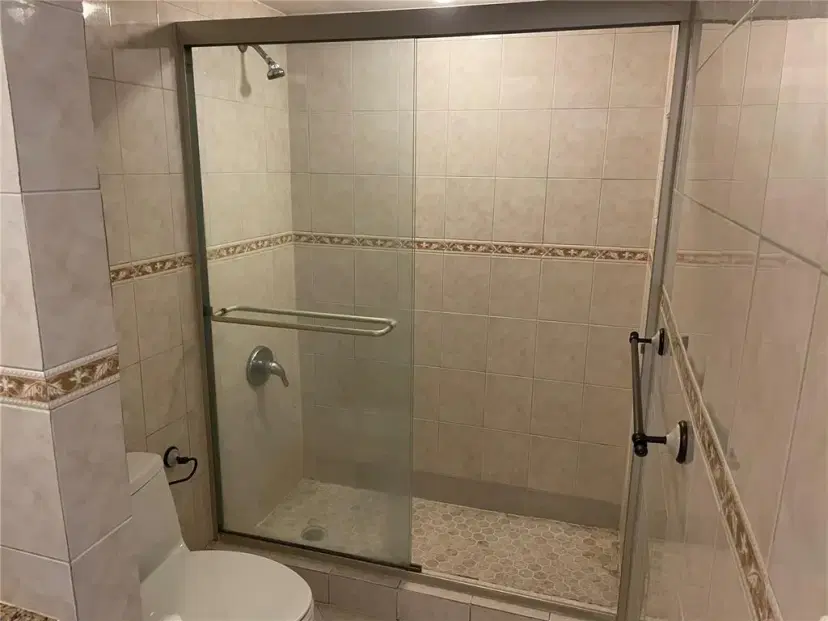Picture of 771 NE 199Th St 105, Miami FL 33179