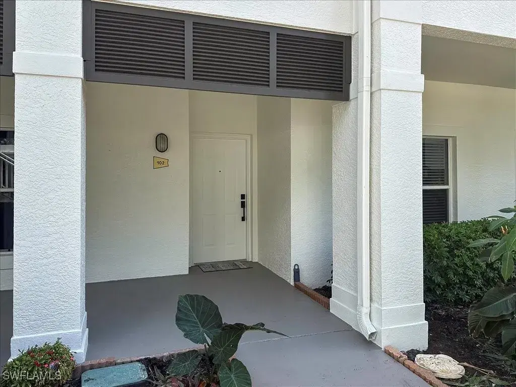 Picture of 1045 Tarpon Cove Dr 102, Naples, FL 34110