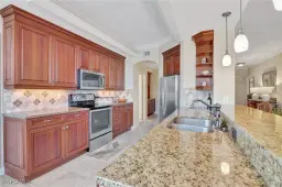 Picture of 201 Vintage Bay Dr B12, Marco Island, FL 34145