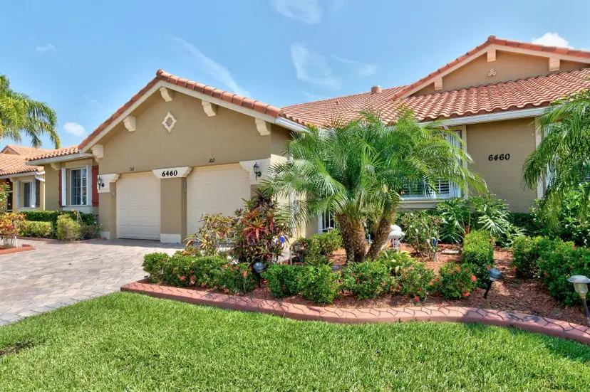Picture of 6460 Oxford Circle 102, Vero Beach FL 32966
