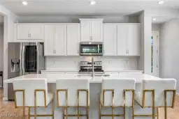 Picture of 10363 Bonavie Cove Dr, Fort Myers, FL 33966
