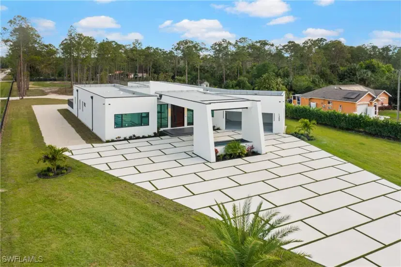 Picture of 1388 Everglades Blvd N, Naples FL 34120
