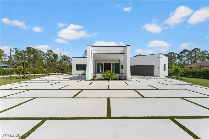 Picture of 1388 Everglades Blvd N, Naples FL 34120