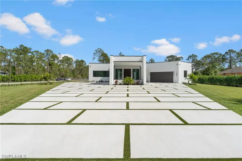 Picture of 1388 Everglades Blvd N, Naples FL 34120
