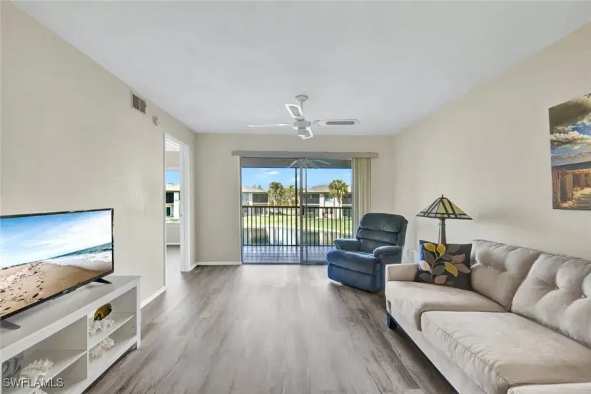 Picture of 16881 Davis Rd 826, Fort Myers FL 33908