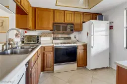 Picture of 2066 Pine Isle Ln 2066, Naples, FL 34112