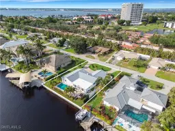 Picture of 976 N Town And River Dr, Fort Myers, FL 33919