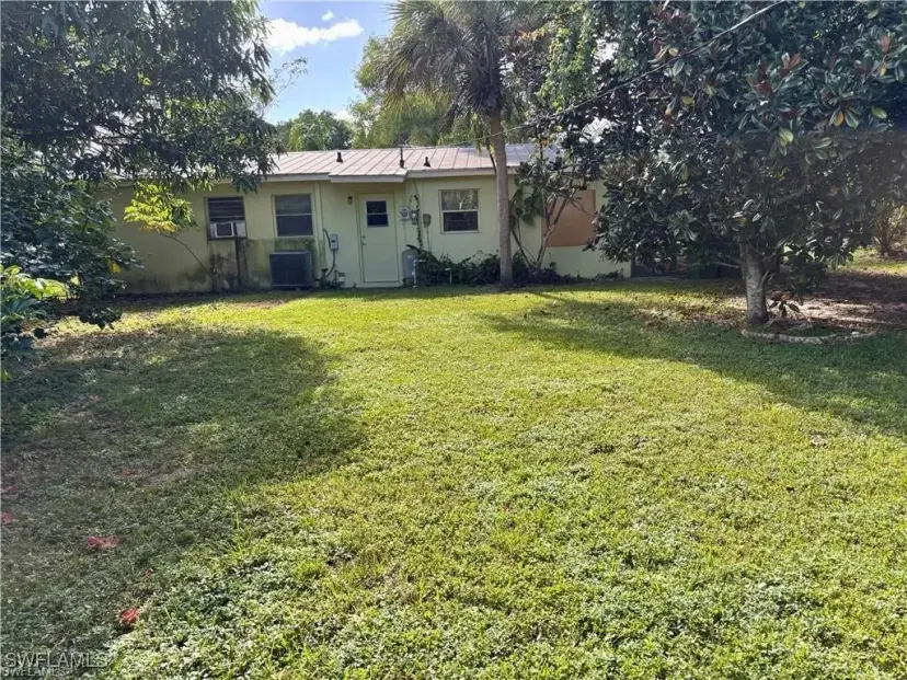 Picture of 697 Pine Vale Dr, Naples FL 34104