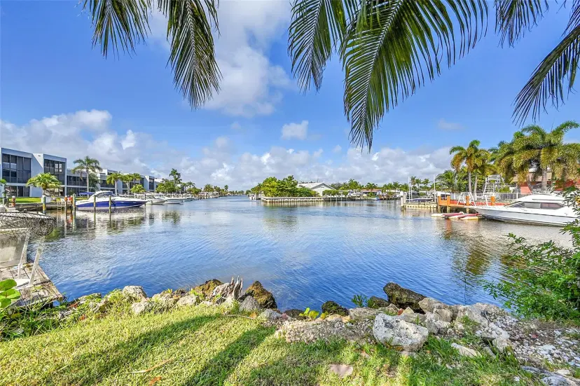 Picture of 777 S Federal Hwy N207, Pompano Beach FL 33062