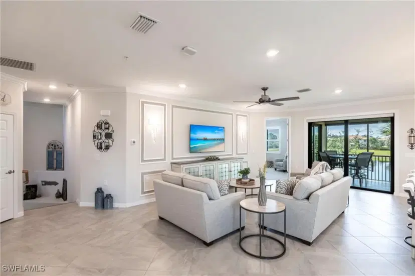Picture of 2351 Montserrat Ln 202, Naples FL 34120